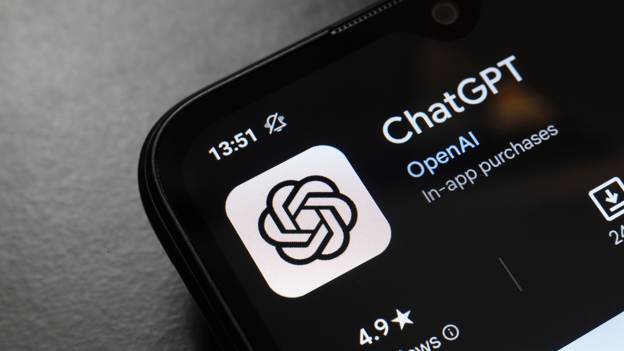 ChatGPT ile oluşturulan çıkartmalar iMessage ve WhatsApp'a aktarılabiliyor