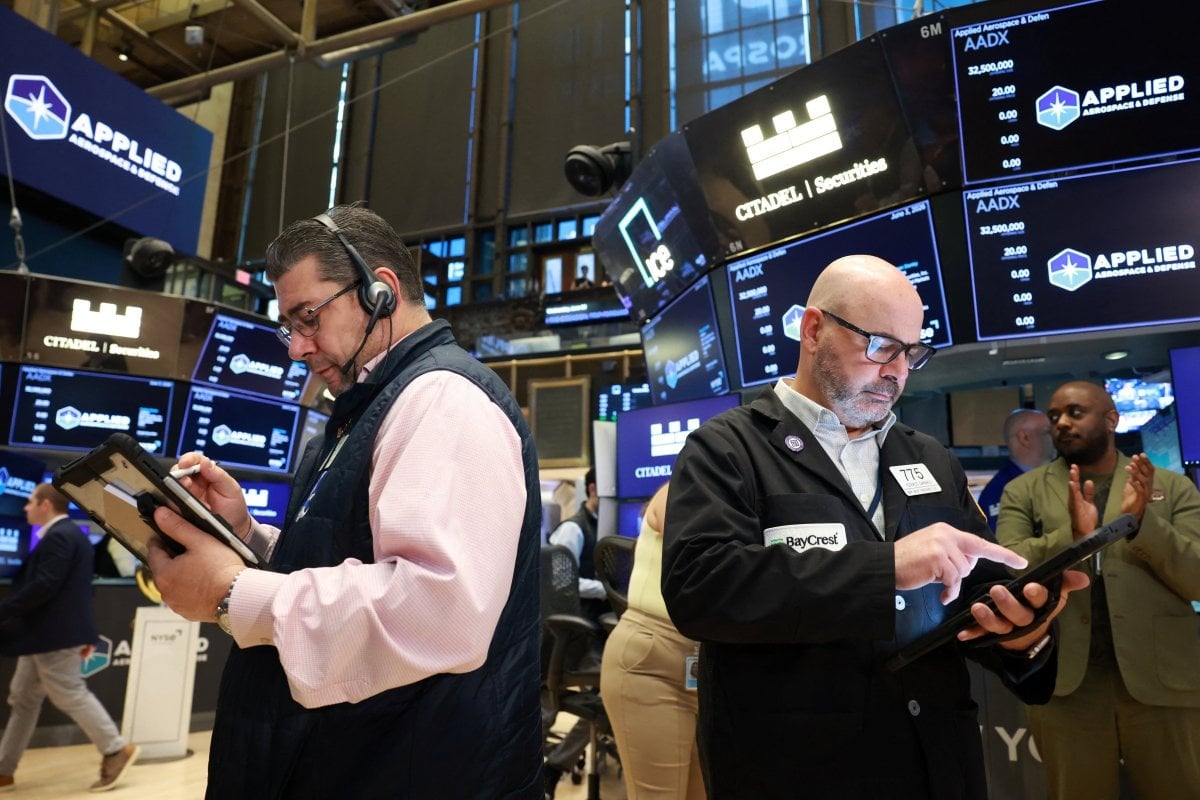 Nasdaq vadeli işlemleri yapay zeka harcamaları ve Fed endişeleriyle geriledi