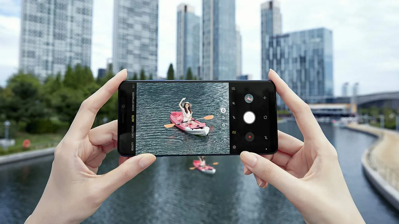 Samsung’dan 19 Galaxy modele kamera hamlesi