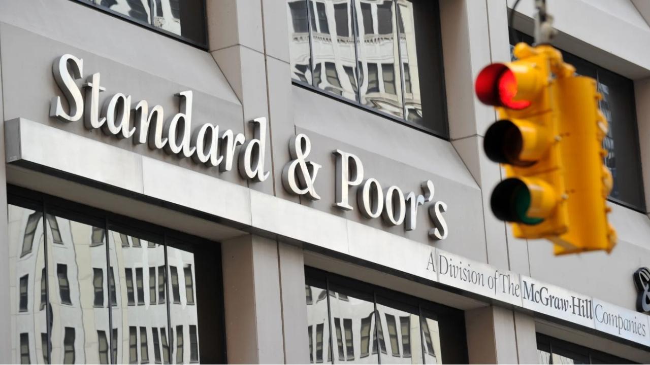 S&P, İngiltere'nin kredi notunu korudu